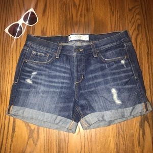 Abercrombie & Fitch mid / high-waisted shorts